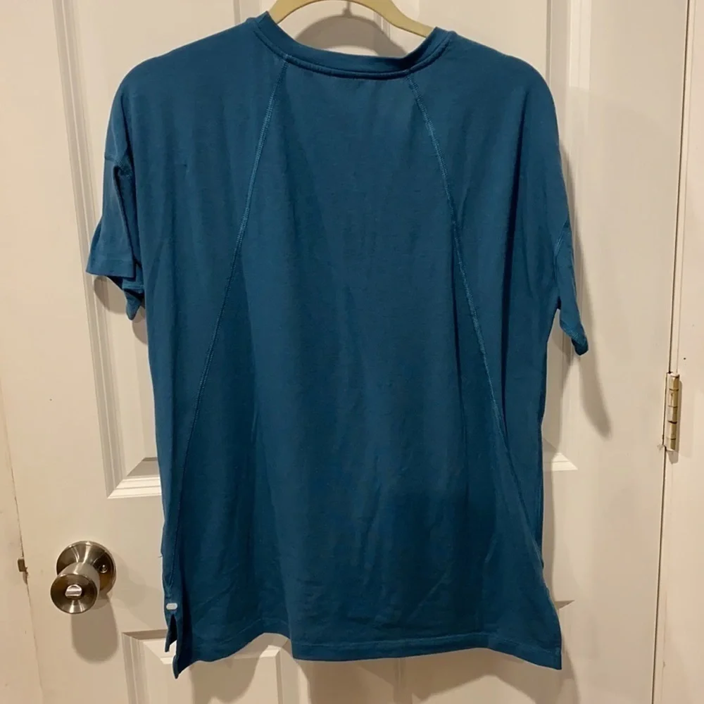 North Face Athletic Shirt Teal - Picture 5 of 9